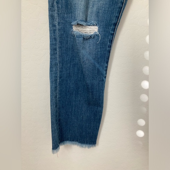 Cabi Cropped High Waist Straight Leg Raw Hem Jeans Size 4 - Picture 3 of 6